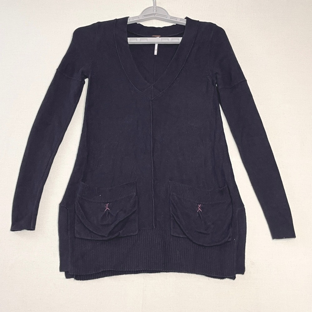 Free People Black‎ V-Neck Sweater Tunic Boho Y2K Cozy Bella Swan XS Oversized
